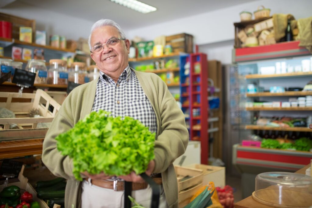 Cibo sano per anziani soli: consigli pratici